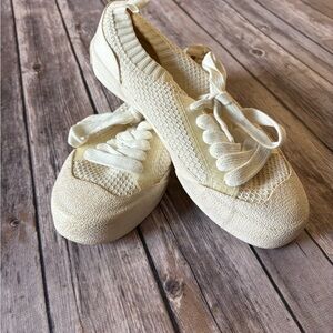 Zara Women's Off-White Textured Sneakers